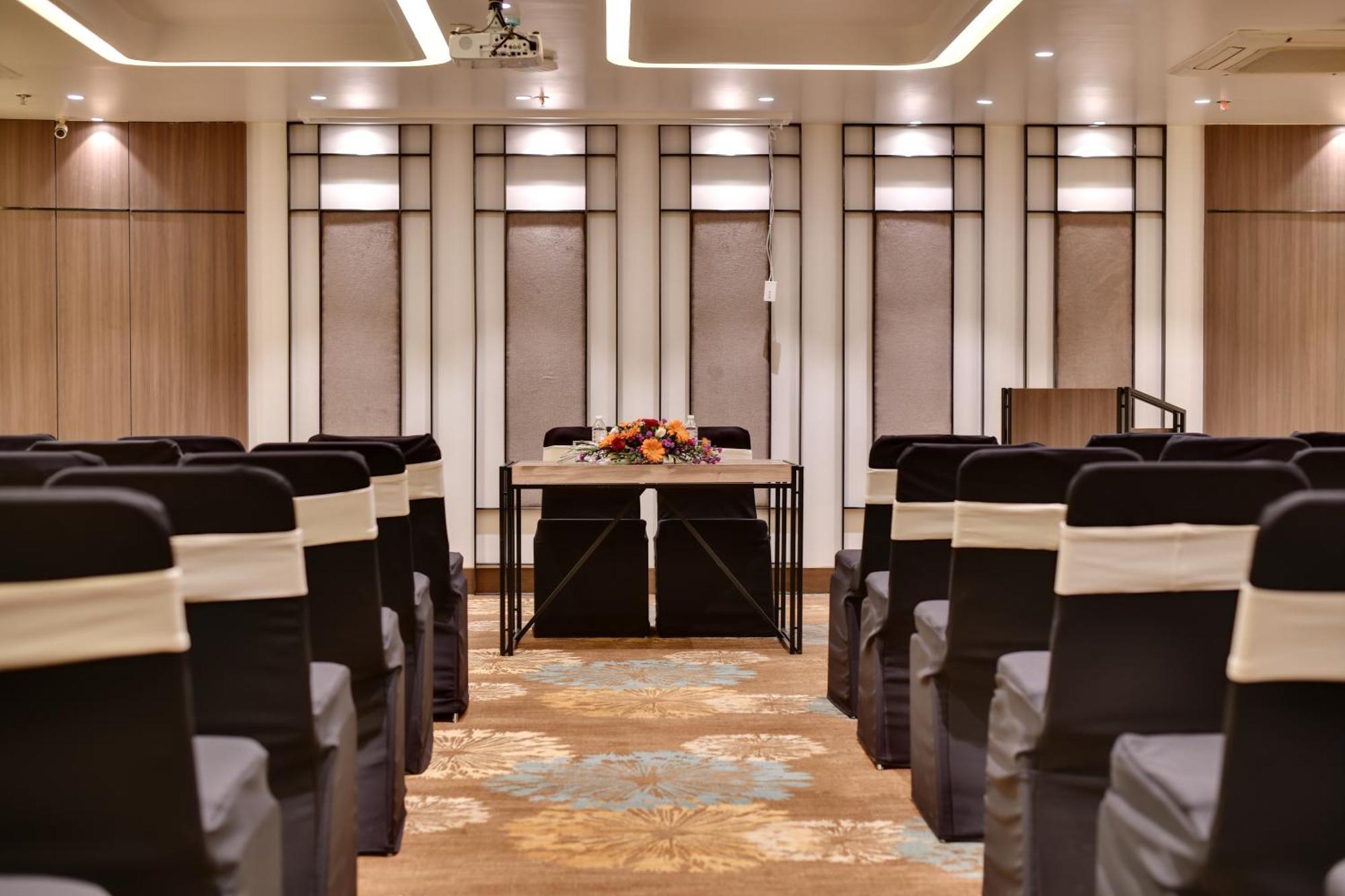 Click Hotels Andheri Midc Bombay Esterno foto